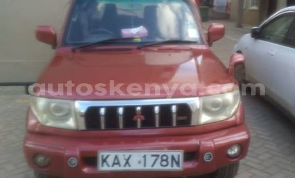 Oofamaa Mitsubishi Pajero Red Makiinaa iti Nairobi keessatti Nairobi keessatti