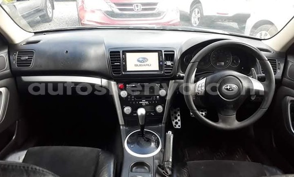 Oofamaa Subaru Legacy Silver Makiinaa iti Nairobi keessatti Nairobi keessatti