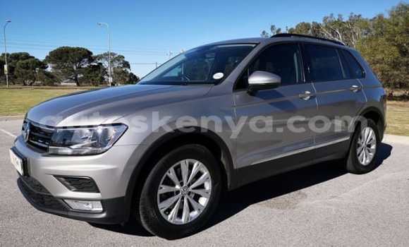 Nunua Ilio tumika Volkswagen Touareg Fedha Gari ndani ya Habaswein nchini Kaskazini Mashariki mwa Kenya Nunua Ilio tumika Volkswagen Touareg Fedha Gari ndani ya Habaswein nchini Kaskazini Mashariki mwa Kenya