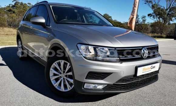 Nunua Ilio tumika Volkswagen Touareg Fedha Gari ndani ya Habaswein nchini Kaskazini Mashariki mwa Kenya Nunua Ilio tumika Volkswagen Touareg Fedha Gari ndani ya Habaswein nchini Kaskazini Mashariki mwa Kenya