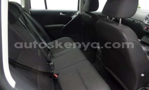 Nunua Ilio tumika Volkswagen Touareg Fedha Gari ndani ya Habaswein nchini Kaskazini Mashariki mwa Kenya Nunua Ilio tumika Volkswagen Touareg Fedha Gari ndani ya Habaswein nchini Kaskazini Mashariki mwa Kenya