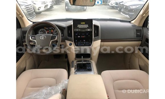 Buy Import Toyota Land Cruiser White Car in Import - Dubai in Central Kenya Buy Import Toyota Land Cruiser White Car in Import - Dubai in Central Kenya