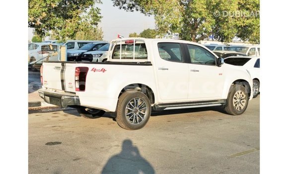 Imported Isuzu Bighorn White Netiree iti Import - Dubai keessatti Central Kenya keessatti Imported Isuzu Bighorn White Netiree iti Import - Dubai keessatti Central Kenya keessatti