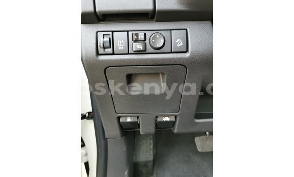 Imported Isuzu Bighorn White Netiree iti Import - Dubai keessatti Central Kenya keessatti Imported Isuzu Bighorn White Netiree iti Import - Dubai keessatti Central Kenya keessatti