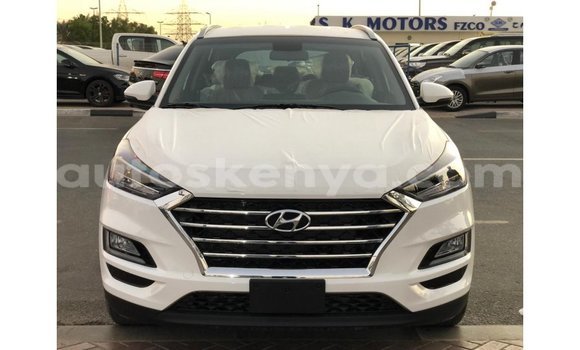 Imported Hyundai Tucson White Makiinaa iti Import - Dubai keessatti Central Kenya keessatti Imported Hyundai Tucson White Makiinaa iti Import - Dubai keessatti Central Kenya keessatti