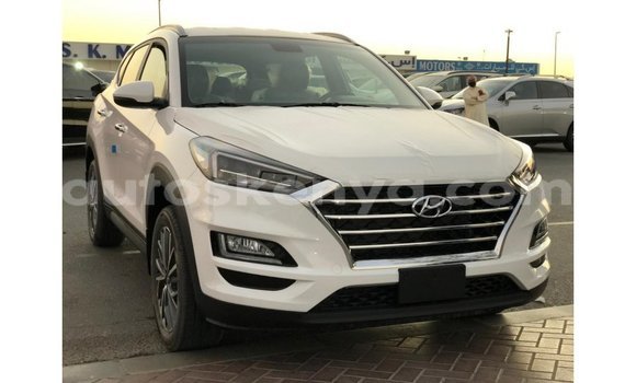 Imported Hyundai Tucson White Makiinaa iti Import - Dubai keessatti Central Kenya keessatti Imported Hyundai Tucson White Makiinaa iti Import - Dubai keessatti Central Kenya keessatti