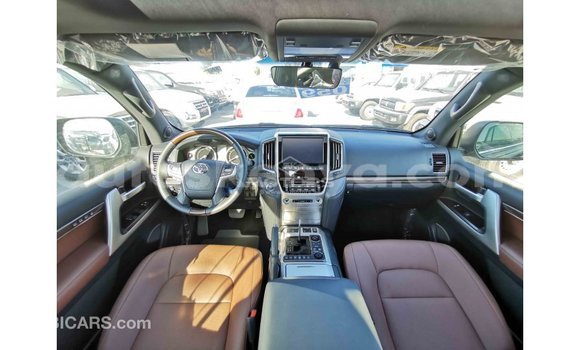 Buy Import Toyota Land Cruiser Black Car in Import - Dubai in Central Kenya Buy Import Toyota Land Cruiser Black Car in Import - Dubai in Central Kenya
