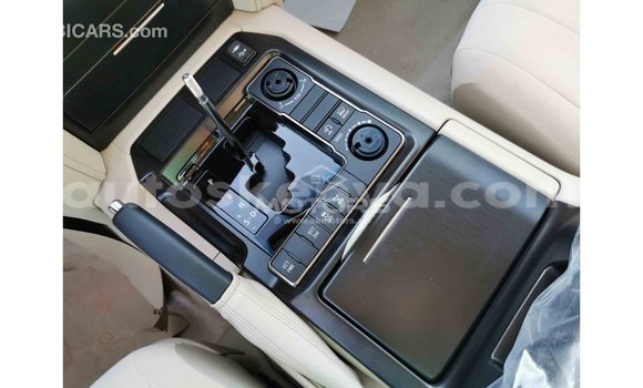 Imported Toyota Land Cruiser Black Makiinaa iti Import - Dubai keessatti Central Kenya keessatti Imported Toyota Land Cruiser Black Makiinaa iti Import - Dubai keessatti Central Kenya keessatti