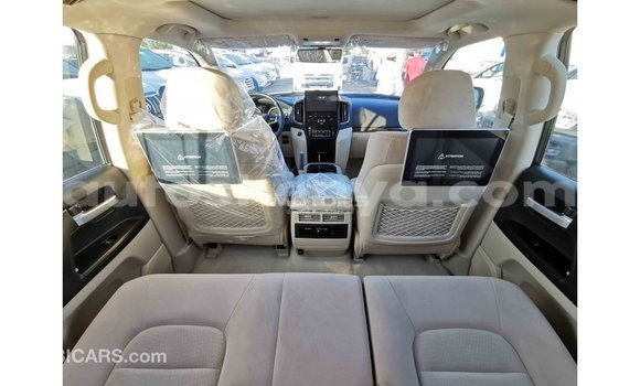 Imported Toyota Land Cruiser Black Makiinaa iti Import - Dubai keessatti Central Kenya keessatti Imported Toyota Land Cruiser Black Makiinaa iti Import - Dubai keessatti Central Kenya keessatti