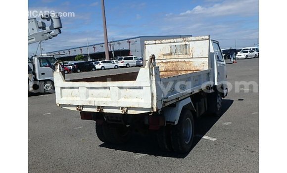 Buy Import Isuzu Elf White Truck in Import - Dubai in Central Kenya Buy Import Isuzu Elf White Truck in Import - Dubai in Central Kenya