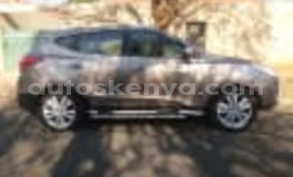Oofamaa Hyundai ix35 White Makiinaa iti Nairobi keessatti Nairobi keessatti
