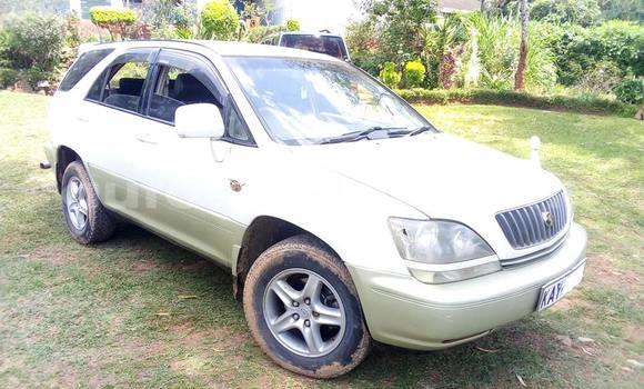 Nunua Ilio tumika Toyota Harrier Nyeupe Gari ndani ya Nairobi nchini Nairobi Nunua Ilio tumika Toyota Harrier Nyeupe Gari ndani ya Nairobi nchini Nairobi