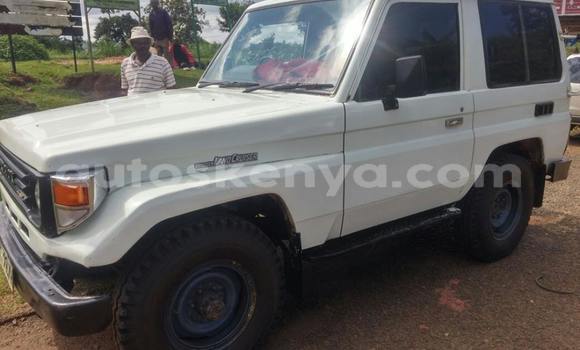 Nunua Ilio tumika Toyota Land Cruiser Nyeupe Gari ndani ya Nairobi nchini Nairobi Nunua Ilio tumika Toyota Land Cruiser Nyeupe Gari ndani ya Nairobi nchini Nairobi