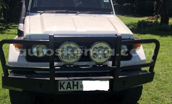 Nunua Ilio tumika Toyota Land Cruiser Nyeupe Gari ndani ya Nairobi nchini Nairobi Nunua Ilio tumika Toyota Land Cruiser Nyeupe Gari ndani ya Nairobi nchini Nairobi