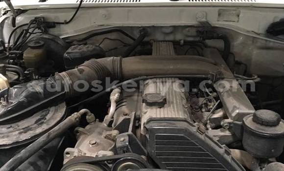 Nunua Ilio tumika Toyota Land Cruiser Nyeupe Gari ndani ya Nairobi nchini Nairobi Nunua Ilio tumika Toyota Land Cruiser Nyeupe Gari ndani ya Nairobi nchini Nairobi