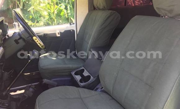 Nunua Ilio tumika Toyota Land Cruiser Nyeupe Gari ndani ya Nairobi nchini Nairobi Nunua Ilio tumika Toyota Land Cruiser Nyeupe Gari ndani ya Nairobi nchini Nairobi