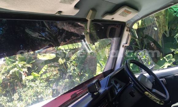 Nunua Ilio tumika Toyota Land Cruiser Nyeupe Gari ndani ya Nairobi nchini Nairobi Nunua Ilio tumika Toyota Land Cruiser Nyeupe Gari ndani ya Nairobi nchini Nairobi