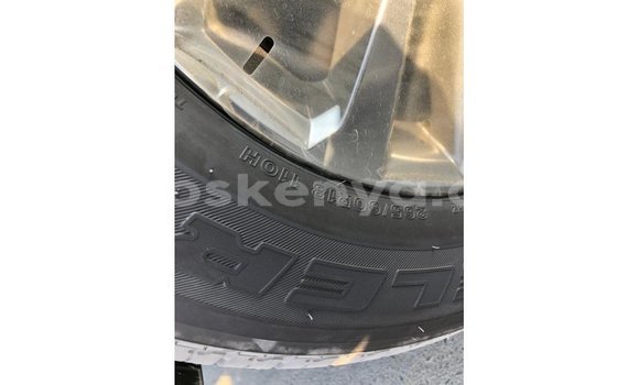 Imported Toyota Prado White Makiinaa iti Import - Dubai keessatti Central Kenya keessatti Imported Toyota Prado White Makiinaa iti Import - Dubai keessatti Central Kenya keessatti