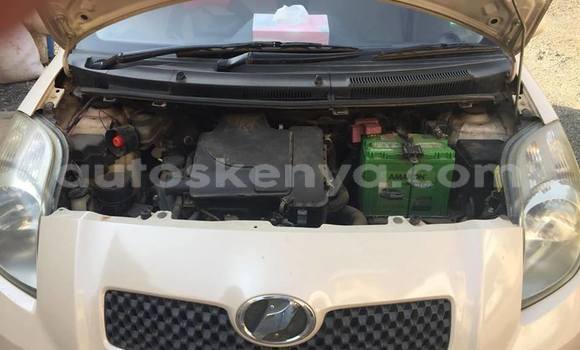 Nunua Ilio tumika Toyota Vitz Beige Gari ndani ya Nairobi nchini Nairobi Nunua Ilio tumika Toyota Vitz Beige Gari ndani ya Nairobi nchini Nairobi