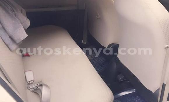 Nunua Ilio tumika Toyota Vitz Beige Gari ndani ya Nairobi nchini Nairobi Nunua Ilio tumika Toyota Vitz Beige Gari ndani ya Nairobi nchini Nairobi