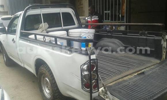 Nunua Ilio tumika Isuzu D–MAX Nyeupe Gari ndani ya Nairobi nchini Nairobi Nunua Ilio tumika Isuzu D–MAX Nyeupe Gari ndani ya Nairobi nchini Nairobi