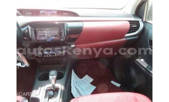 Imported Toyota Hilux White Makiinaa iti Import - Dubai keessatti Central Kenya keessatti Imported Toyota Hilux White Makiinaa iti Import - Dubai keessatti Central Kenya keessatti