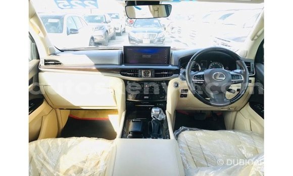 Nunua Imported Lexus LX Nyeupe Gari ndani ya Import - Dubai nchini Kati Kenya Nunua Imported Lexus LX Nyeupe Gari ndani ya Import - Dubai nchini Kati Kenya