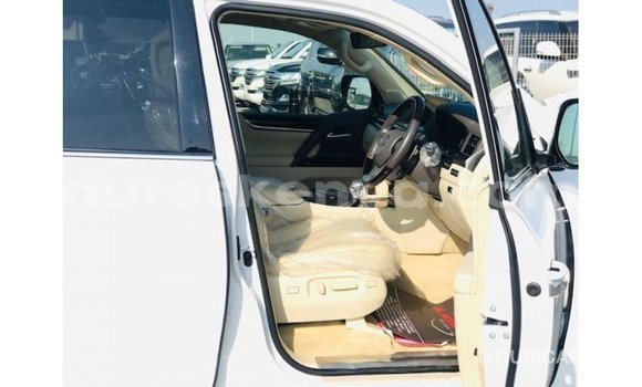 Nunua Imported Lexus LX Nyeupe Gari ndani ya Import - Dubai nchini Kati Kenya Nunua Imported Lexus LX Nyeupe Gari ndani ya Import - Dubai nchini Kati Kenya
