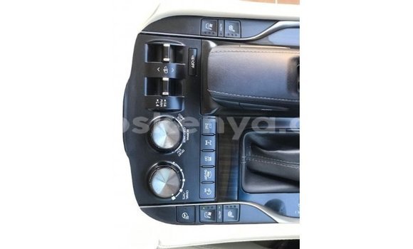 Nunua Imported Lexus LX Nyeupe Gari ndani ya Import - Dubai nchini Kati Kenya Nunua Imported Lexus LX Nyeupe Gari ndani ya Import - Dubai nchini Kati Kenya