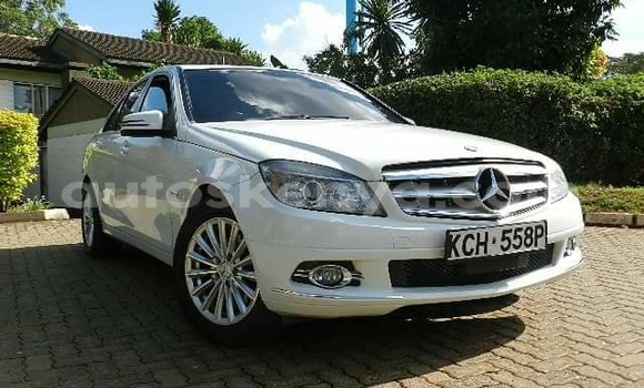 Nunua Ilio tumika MercedesâBenz CâClass Nyeupe Gari ndani ya Nairobi nchini Nairobi Nunua Ilio tumika MercedesâBenz CâClass Nyeupe Gari ndani ya Nairobi nchini Nairobi