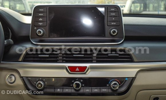 Buy Import Kia Carens White Car in Import - Dubai in Central Kenya Buy Import Kia Carens White Car in Import - Dubai in Central Kenya