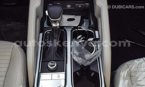 Buy Import Kia Carens White Car in Import - Dubai in Central Kenya Buy Import Kia Carens White Car in Import - Dubai in Central Kenya