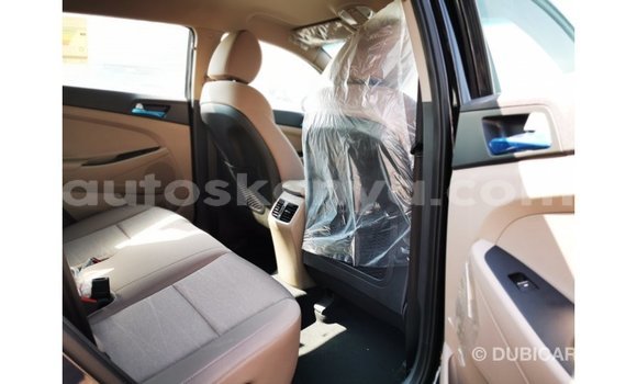 Nunua Imported Hyundai Tucson Nyeusi Gari ndani ya Import - Dubai nchini Kati Kenya Nunua Imported Hyundai Tucson Nyeusi Gari ndani ya Import - Dubai nchini Kati Kenya