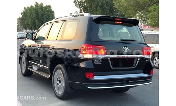 Nunua Imported Toyota Land Cruiser Nyeupe Gari ndani ya Import - Dubai nchini Kati Kenya Nunua Imported Toyota Land Cruiser Nyeupe Gari ndani ya Import - Dubai nchini Kati Kenya