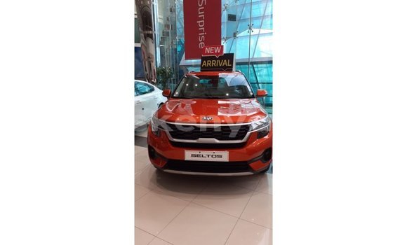 Nunua Imported Kia Carens Nyingine Gari ndani ya Import - Dubai nchini Kati Kenya Nunua Imported Kia Carens Nyingine Gari ndani ya Import - Dubai nchini Kati Kenya