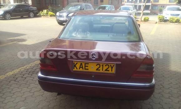 Oofamaa Mercedes‒Benz C–Class Brown Makiinaa iti Nairobi keessatti Nairobi keessatti Oofamaa Mercedes‒Benz C–Class Brown Makiinaa iti Nairobi keessatti Nairobi keessatti