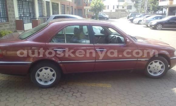 Oofamaa Mercedes‒Benz C–Class Brown Makiinaa iti Nairobi keessatti Nairobi keessatti Oofamaa Mercedes‒Benz C–Class Brown Makiinaa iti Nairobi keessatti Nairobi keessatti