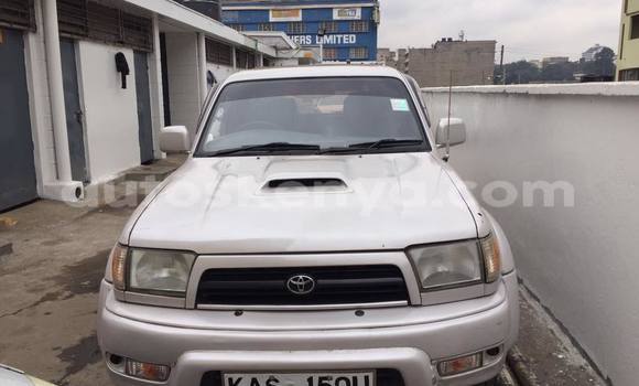 Nunua Ilio tumika Toyota Hilux Surf Beige Gari ndani ya Nairobi nchini Nairobi Nunua Ilio tumika Toyota Hilux Surf Beige Gari ndani ya Nairobi nchini Nairobi