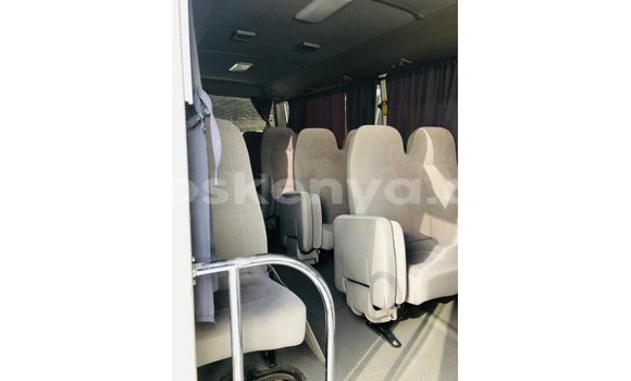 Nunua Imported Toyota Coaster Nyeupe Gari ndani ya Import - Dubai nchini Kati Kenya Nunua Imported Toyota Coaster Nyeupe Gari ndani ya Import - Dubai nchini Kati Kenya