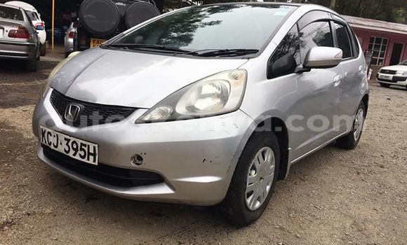 Nunua Ilio tumika Honda Fit Fedha Gari ndani ya Nairobi nchini Nairobi Nunua Ilio tumika Honda Fit Fedha Gari ndani ya Nairobi nchini Nairobi