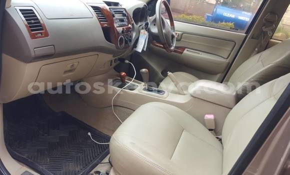 Buy Used Toyota Hilux Brown Car in Nairobi in Nairobi Buy Used Toyota Hilux Brown Car in Nairobi in Nairobi