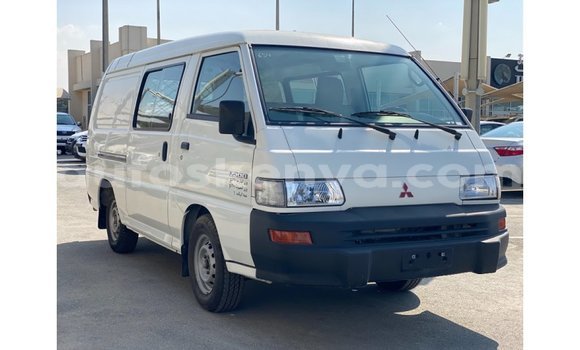 Imported Mitsubishi L300 White Makiinaa iti Import - Dubai keessatti Central Kenya keessatti Imported Mitsubishi L300 White Makiinaa iti Import - Dubai keessatti Central Kenya keessatti