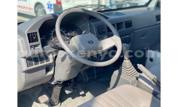 Imported Mitsubishi L300 White Makiinaa iti Import - Dubai keessatti Central Kenya keessatti Imported Mitsubishi L300 White Makiinaa iti Import - Dubai keessatti Central Kenya keessatti