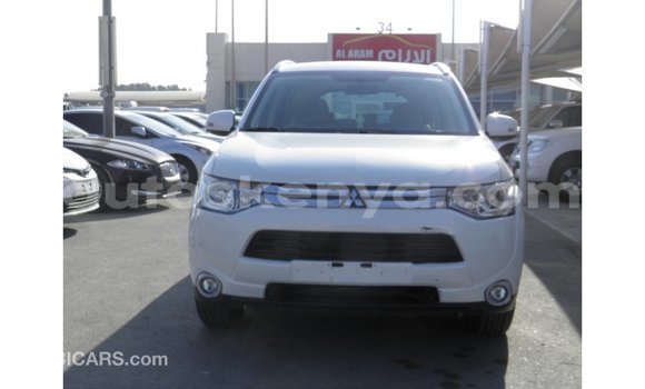 Imported Mitsubishi Outlander White Makiinaa iti Import - Dubai keessatti Central Kenya keessatti Imported Mitsubishi Outlander White Makiinaa iti Import - Dubai keessatti Central Kenya keessatti