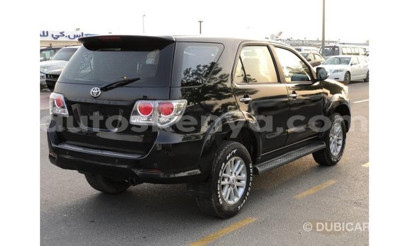 Nunua Imported Toyota Fortuner Nyeusi Gari ndani ya Import - Dubai nchini Kati Kenya Nunua Imported Toyota Fortuner Nyeusi Gari ndani ya Import - Dubai nchini Kati Kenya