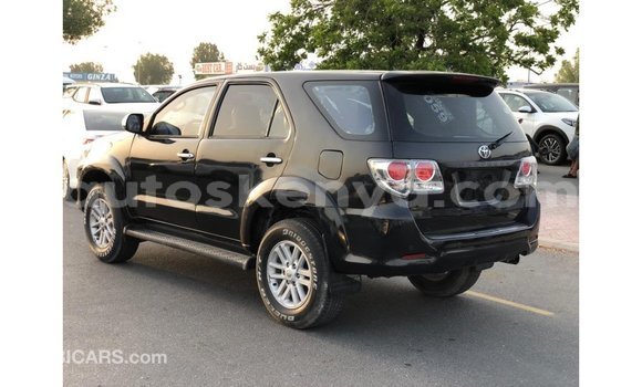 Nunua Imported Toyota Fortuner Nyeusi Gari ndani ya Import - Dubai nchini Kati Kenya Nunua Imported Toyota Fortuner Nyeusi Gari ndani ya Import - Dubai nchini Kati Kenya