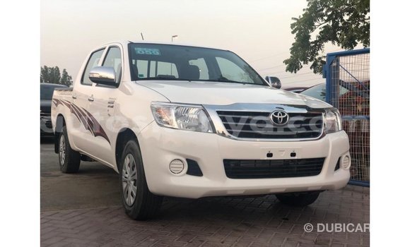 Nunua Imported Toyota Hilux Nyeupe Gari ndani ya Import - Dubai nchini Kati Kenya Nunua Imported Toyota Hilux Nyeupe Gari ndani ya Import - Dubai nchini Kati Kenya