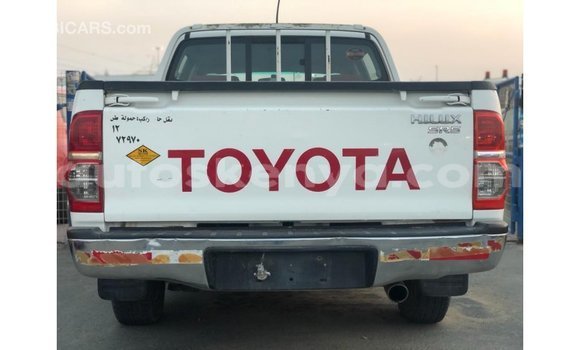 Nunua Imported Toyota Hilux Nyeupe Gari ndani ya Import - Dubai nchini Kati Kenya Nunua Imported Toyota Hilux Nyeupe Gari ndani ya Import - Dubai nchini Kati Kenya