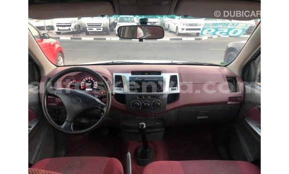 Nunua Imported Toyota Hilux Nyeupe Gari ndani ya Import - Dubai nchini Kati Kenya Nunua Imported Toyota Hilux Nyeupe Gari ndani ya Import - Dubai nchini Kati Kenya