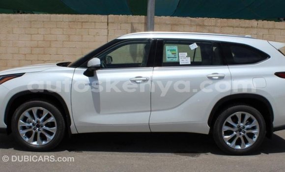Imported Toyota Highlander White Makiinaa iti Import - Dubai keessatti Central Kenya keessatti Imported Toyota Highlander White Makiinaa iti Import - Dubai keessatti Central Kenya keessatti